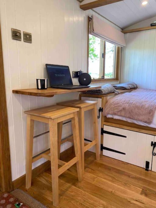 The Hereford Hut, Charming 1 Bedroom Shepherds Hut Callow Dış mekan fotoğraf