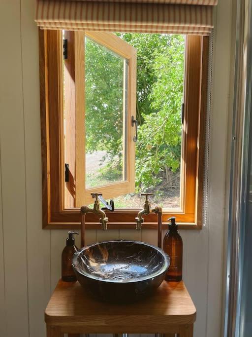 The Hereford Hut, Charming 1 Bedroom Shepherds Hut Callow Dış mekan fotoğraf